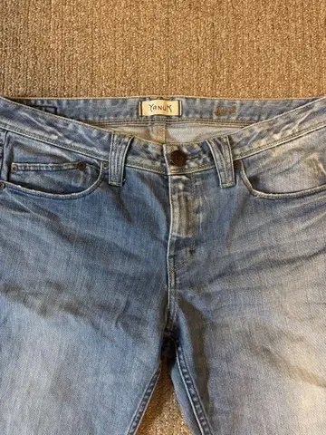 YANUK 라이트 블루 데님 스트레이트