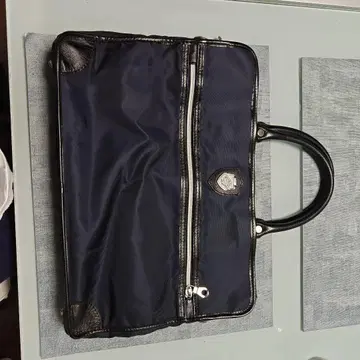 Orobianco 네이비 비즈니스 백 로고 포함