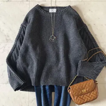 인기 프리미어 아란디스몽 울 혼방 굵은 니트 그레이 소매 아란 패턴 긴팔