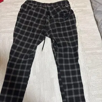 체크 무늬 스키니 팬츠