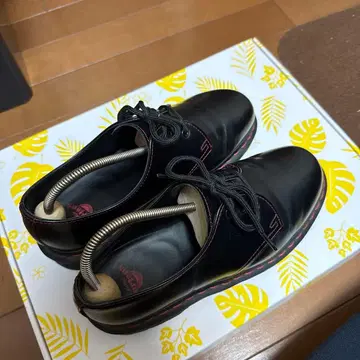 1461 레드 스티치 3 홀 신발