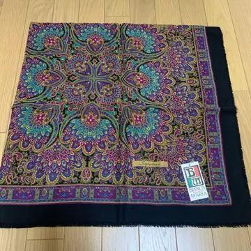 BIANCA MARIA 캐시미어 스톨