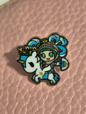 만박 산마리노 유니콘 기사 핀 배지