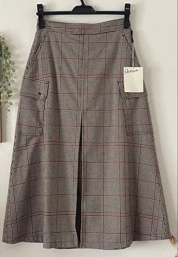 [ 새상품 택 포함 ] DESSIN 체크 무늬 스커트
