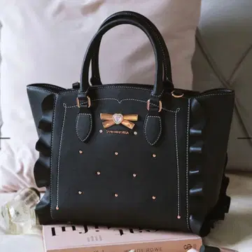 사만사 베가 리본 스터드 플러터(소) 블랙