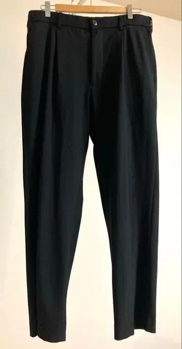 UNIQLO 턱 와이드 팬츠