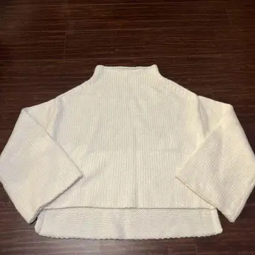 셀렉샵 구매 화이트 하이넥 니트 스웨터 미사용품 새상품급