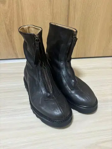 다크 브라운 가죽 통굽 부츠