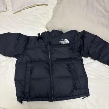 THE NORTH FACE 블랙 다운 자켓 숏 기장