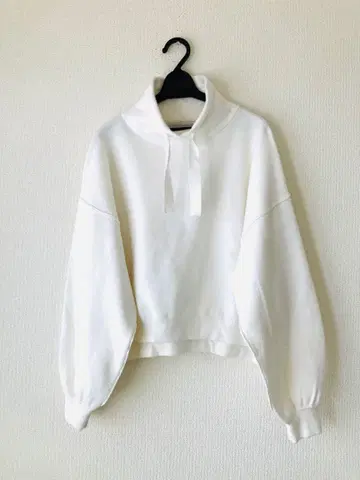 audrey and JW 리본 포함 하이넥 니트