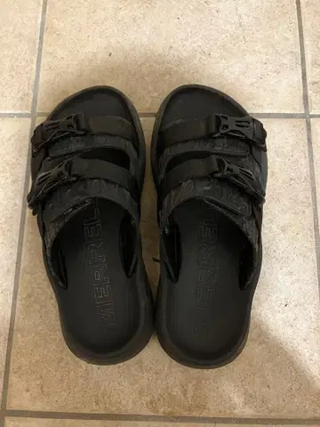 MERRELL 블랙 스포츠 샌들 25.0cm