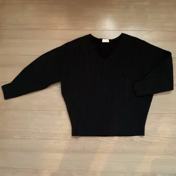 투모로우랜드, 볼지 블랙 긴팔 V넥 스웨터 S 사이즈