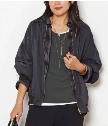 AP STUDIO 스웨이드라이크 새틴 블루종 블랙