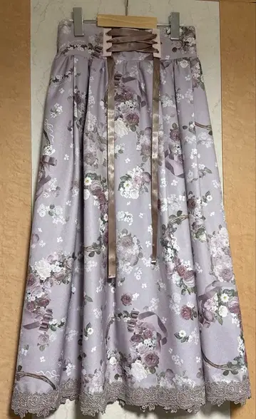 로즈 리 패턴 스커트