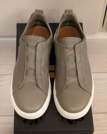 Zegna 카키 세컨드 스킨 트리플 스티치 스니커즈