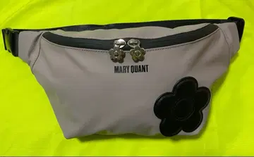 MARY QUANT 바디백