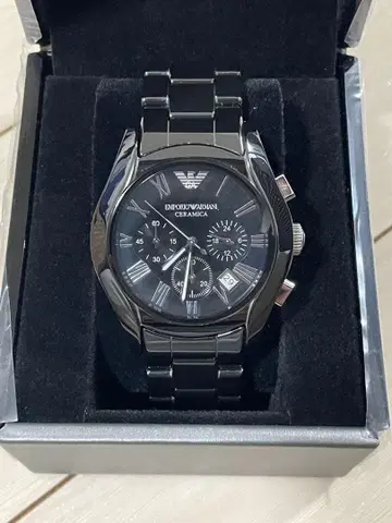 엠포리오 아르마니 블랙 세라믹 크로노그래프 손목시계