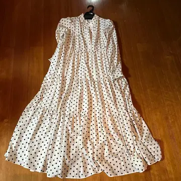 화이트 도트 티어드 롱 원피스