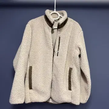 유니클로 플리스 자켓 베이지