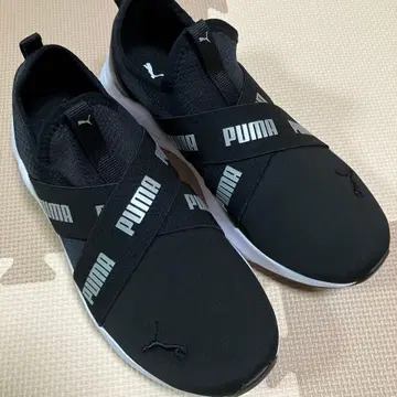 PUMA 블랙 스니커즈 24.0