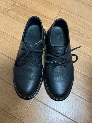 닥터마틴 3홀 EU26