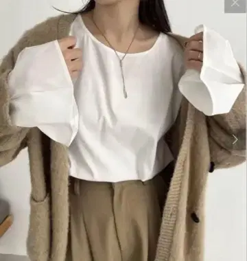 플레어 커프스 롱T 카프리슈 레마쥬