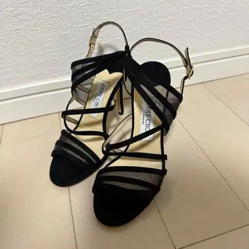 JIMMY CHOO 블랙 스트랩 샌들