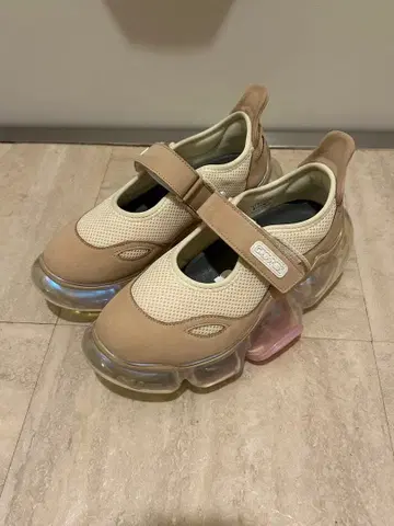 그라운즈 멜리 제인