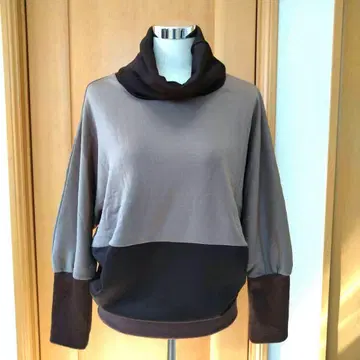 여성용 티셔츠 오프터틀 돌먼 화이트 미사용 새상품