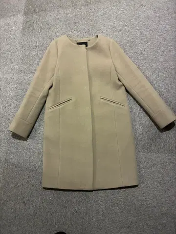 그린 라벨 베이지 롱 코트 버튼 포함