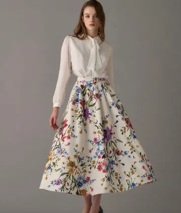 에밀리아 위즈 Fleur Sketch Skirt 꽃무늬 스커트