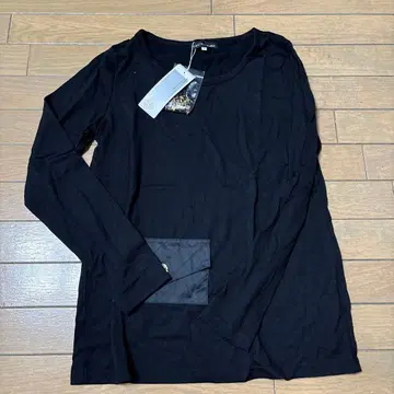 [ 새상품 미사용 ] CASTELBAJAC 블랙 긴팔 T셔츠 포켓 부착