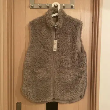 베이지 보아 지퍼 베스트