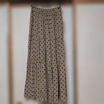 에포카 더 샵 SACRA 도트 무늬 라이트 브라운 플레어 스커트