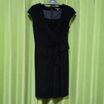 [ JUSGLITTY ] 블랙 랩 스타일 드레스