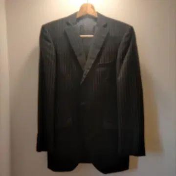 ESSENZANO 화이트 핀스트라이프 테일러드 자켓