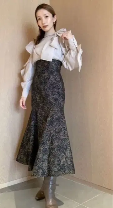 snidel 스나이델 헴 플레어 머메이드 스커트 꽃무늬 머메이드