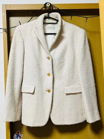 BASILE28 화이트 테일러드 자켓