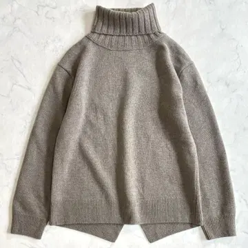 두지엠 클라세 JADE 터틀넥 풀오버 모카 sv1