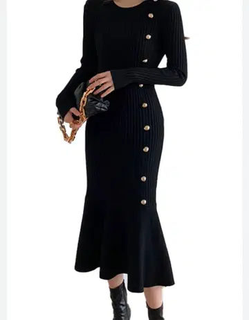 블랙 리브 니트 원피스 긴팔 플레어 스커트