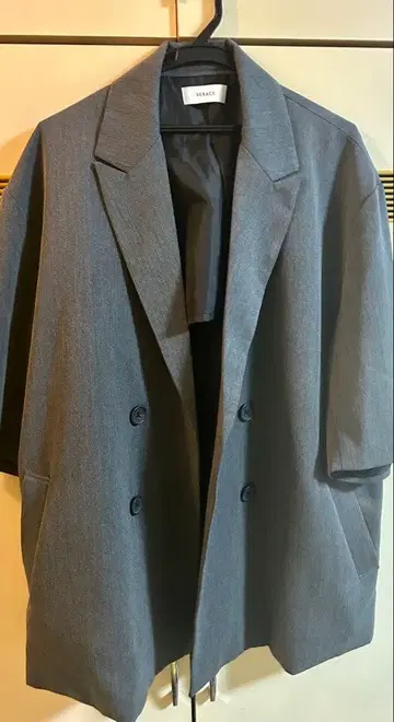 그레이 반팔 테일러드 자켓