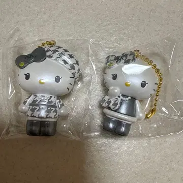 헬로키티 흑백 걸리시 시크릿 마스코트 참 2개 미미