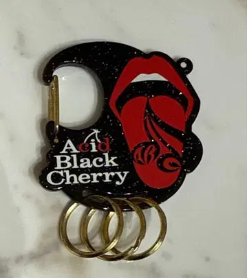 Acid Black Cherry 키링 샹그릴라