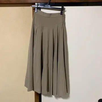 베이지 플레어 스커트 S 사이즈