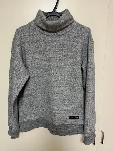 THE NORTH FACE 그레이 터틀넥 상의