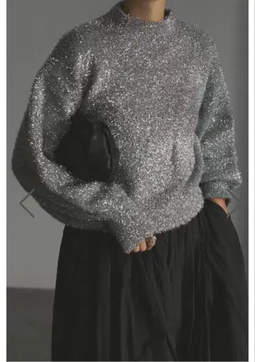 글리터 볼륨 슬리브 니트 탑