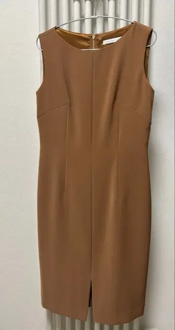 PINKY&DIANNE 브라운 슬리브리스 원피스