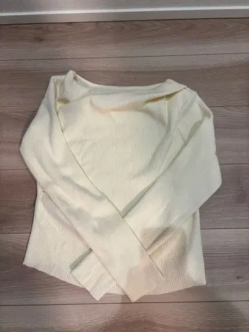 mystic 오프숄더 리브 니트