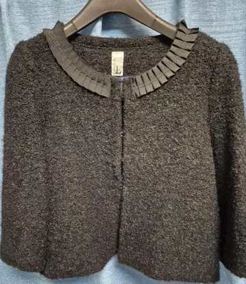 블랙 7부 소매 노카라 자켓 M 사이즈