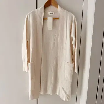 [ 새상품 ] 스나이델 라쿤 미들 기장 가디건 화이트